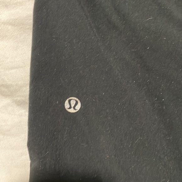 Lululemon Surge Shorts w/ luxtreme 6 inch Liner Size medium - Picture 3 of 5